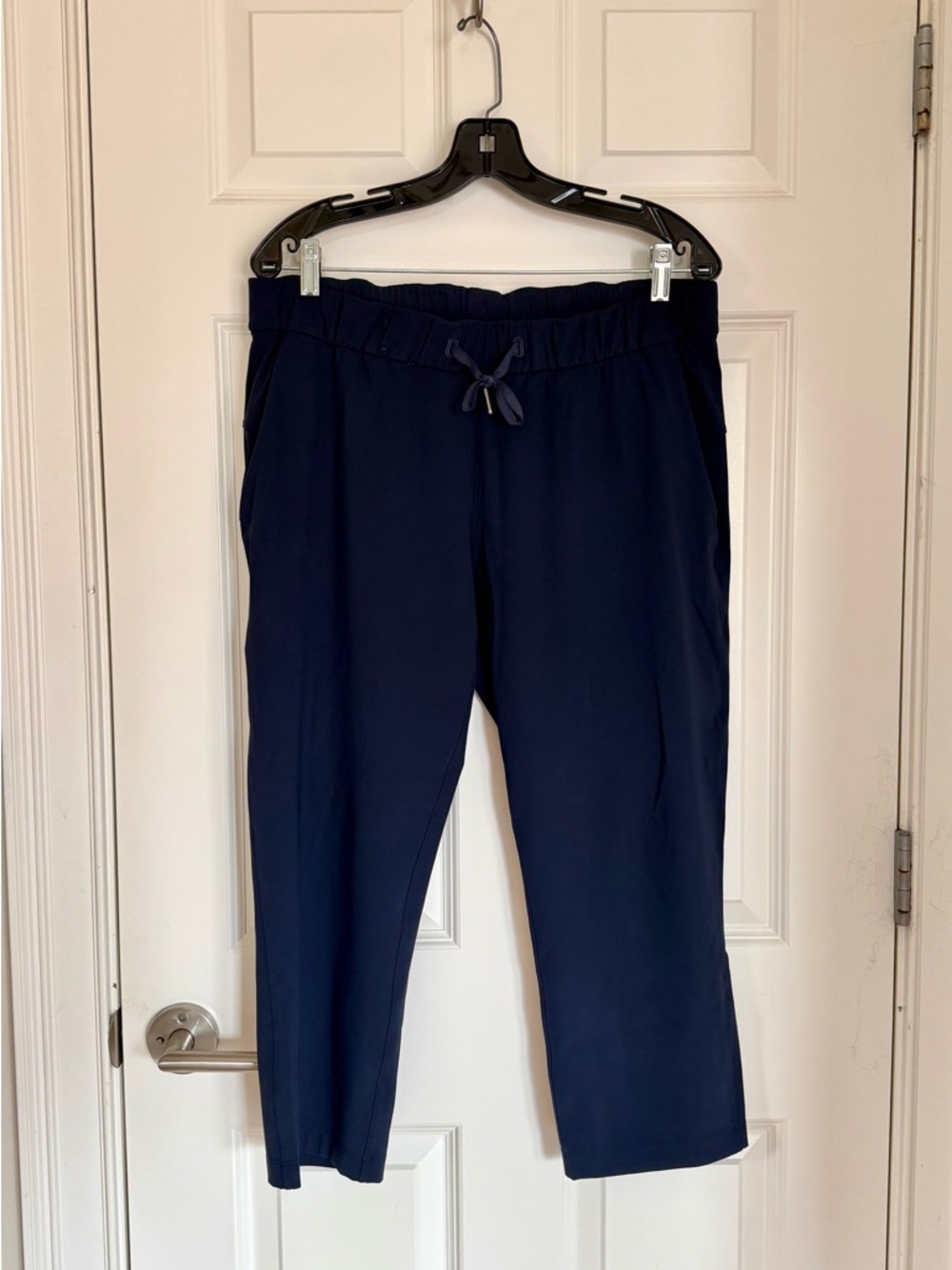 Lululemon women’s Navy Elastic-Waist Drawstring Pants